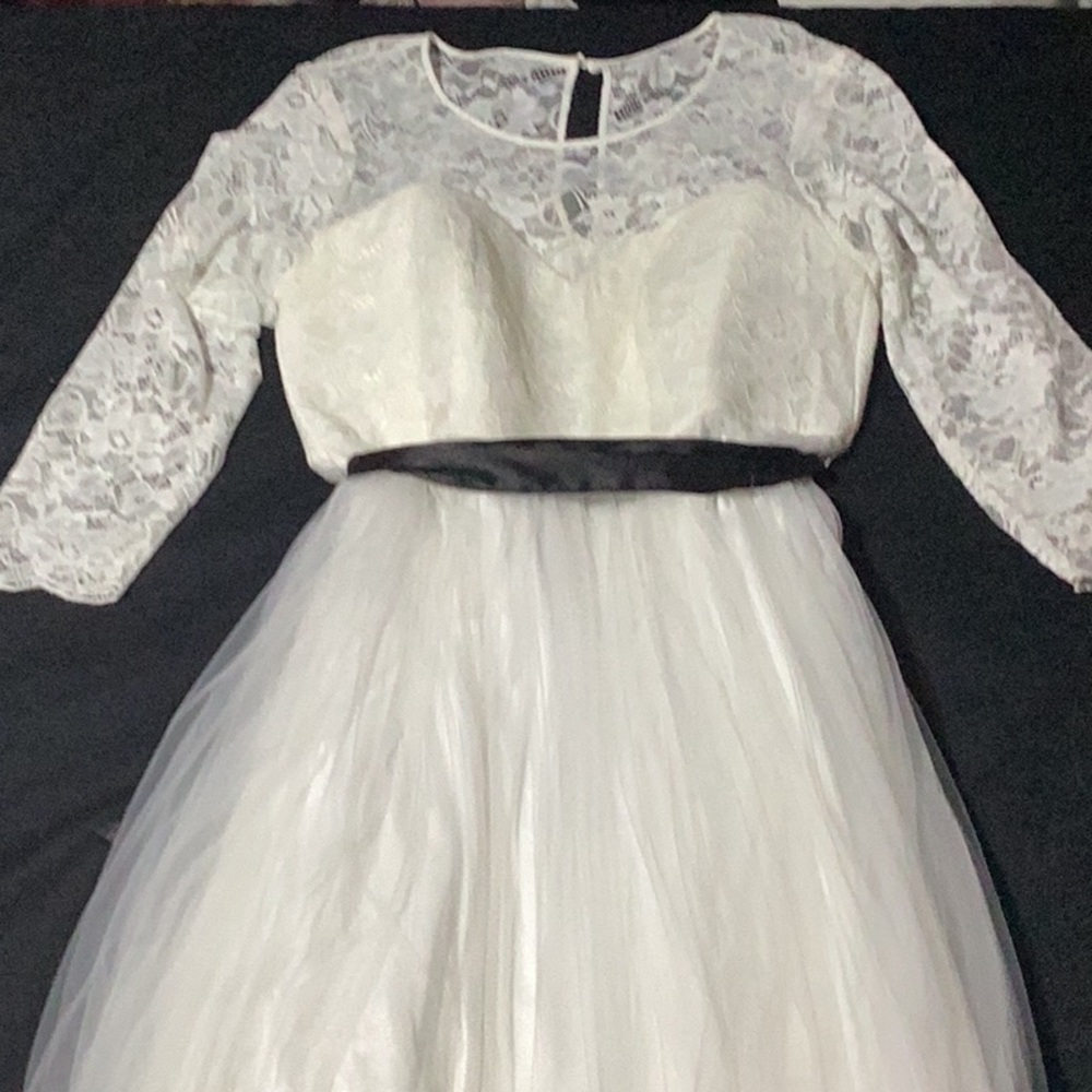 Elegant Lace and Tulle Dress